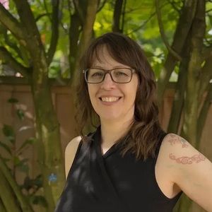 Meet your Posher, Angela